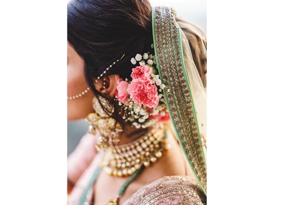 Divyanka Tripathi's Bridal Messy Bun Hairstyle | Party Juda Hairstyle -  YouTube | Messy bun hairstyles, Party hairstyles, Bun hairstyles